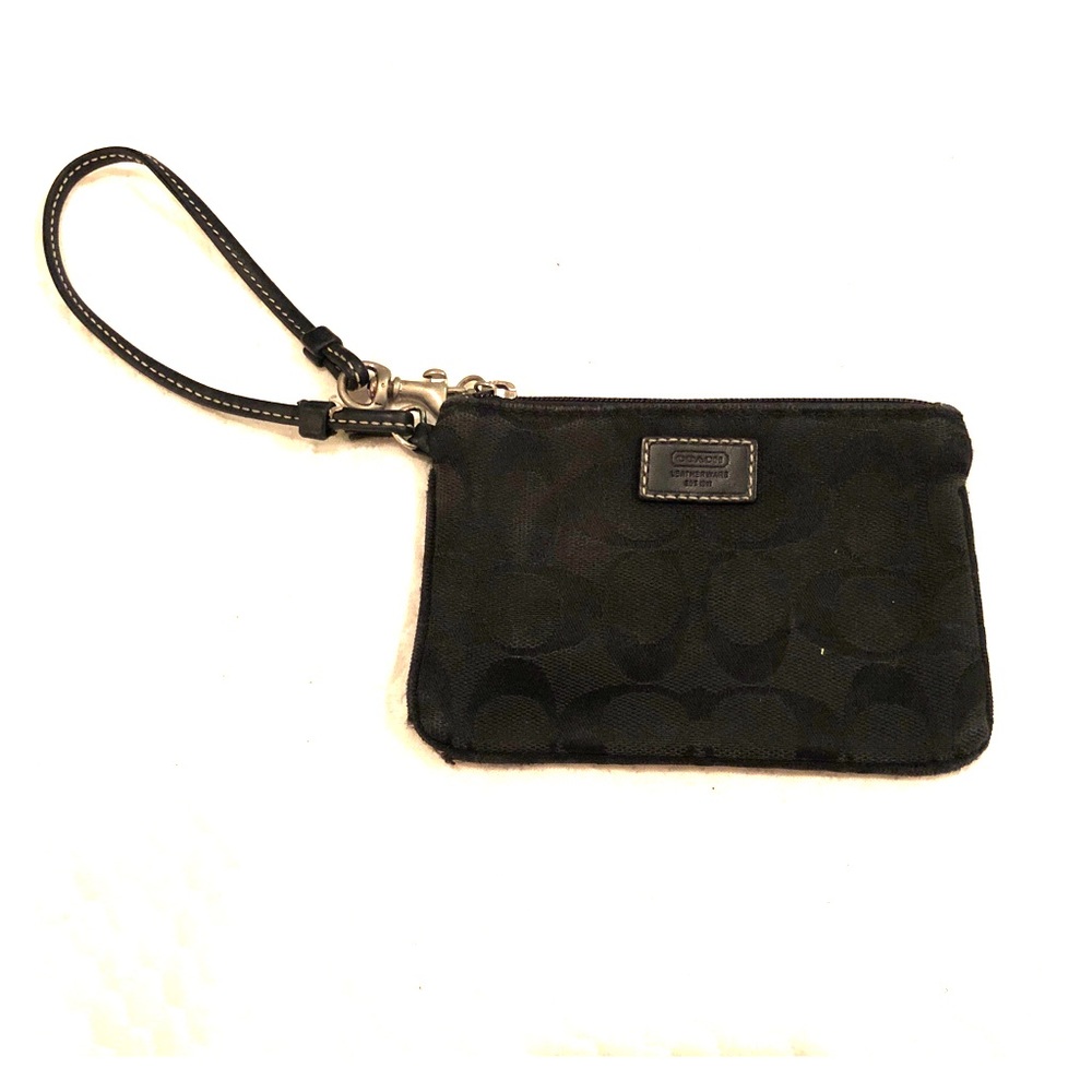 {C O A C H} B L A C K Wristlet